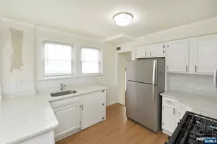 263 Sutton Ave, Hackensack, NJ 07601 - Photo 9