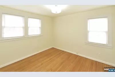 263 Sutton Avenue, Hackensack, NJ 07601 - Photo 17