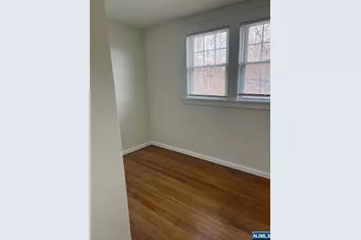 263 Sutton Avenue, Hackensack, NJ 07601 - Photo 11