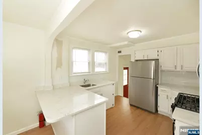 263 Sutton Avenue, Hackensack, NJ 07601 - Photo 11