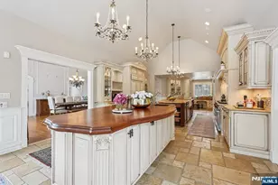 554 Hampton Hill Rd, Franklin Lakes, NJ 07417 - Photo 1