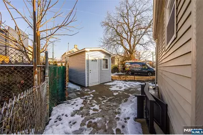 44-46 Richards Street, Newark, NJ 07105 - Photo 15