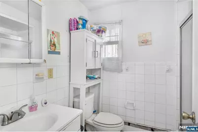 44-46 Richards Street, Newark, NJ 07105 - Photo 17