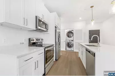 74 Clarendon Place 202 #202, Hackensack, NJ 07601 - Photo 3
