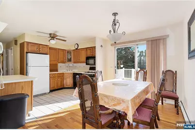 340 Kipp Avenue, Elmwood Park, NJ 07407 - Photo 7