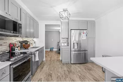 250 Gorge Road 8J #8J, Cliffside Park, NJ 07010 - Photo 17