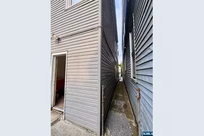 149 Fairmount Avenue, Newark, NJ 07103 - Photo 11