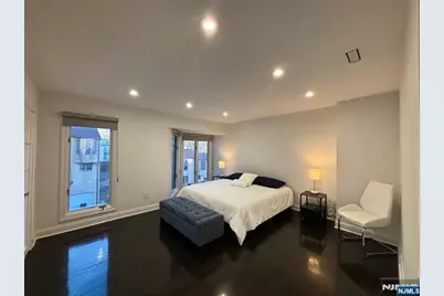 20 Veterans Way, Edgewater, NJ 07020 - Photo 3