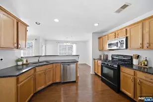 1108 Shadowlawn Dr 701, Green Brook Township, NJ 08812 - Photo 7