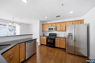 1108 Shadowlawn Drive 701 #701, Green Brook Township, NJ 08812 - Photo 9