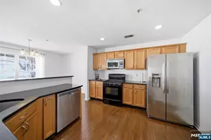 1108 Shadowlawn Dr 701, Green Brook Township, NJ 08812 - Photo 9