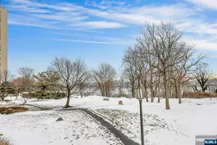 2 Horizon Rd, Fort Lee, NJ 07024 - Photo 7