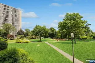 2 Horizon Rd, Fort Lee, NJ 07024 - Photo 5