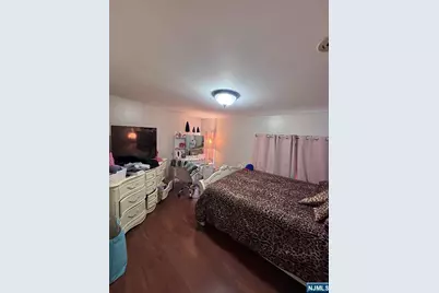 365 10th Avenue, Paterson, NJ 07514 - Photo 31