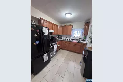 365 10th Avenue, Paterson, NJ 07514 - Photo 29