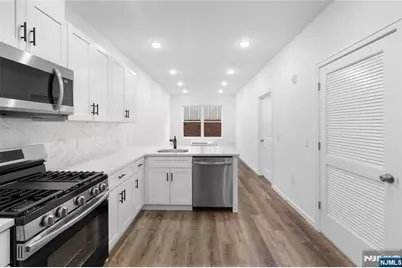 51 E Main Street 210 #210, Bergenfield, NJ 07621 - Photo 9