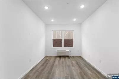 51 E Main Street 210 #210, Bergenfield, NJ 07621 - Photo 11