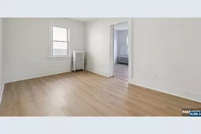 66 N Washington Avenue 1 #1, Bergenfield, NJ 07621 - Photo 5
