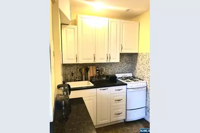 400 Fairview Avenue 4J #4J, Fort Lee, NJ 07024 - Photo 3