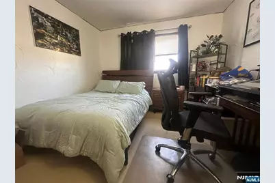 135 Jay Avenue, Lyndhurst Township, NJ 07071 - Photo 7