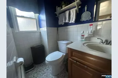 135 Jay Avenue, Lyndhurst Township, NJ 07071 - Photo 9