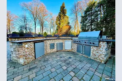 457 Devonshire Drive, Franklin Lakes, NJ 07417 - Photo 7