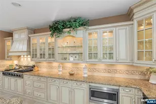457 Devonshire Dr, Franklin Lakes, NJ 07417 - Photo 23