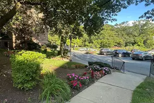 2337 Hudson Terrace B14, Fort Lee, NJ 07024 - Photo 25