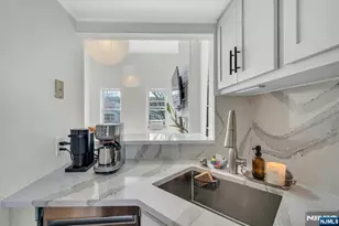 122 Bright Street 4 W, Jersey City, NJ 07302 - Photo 3