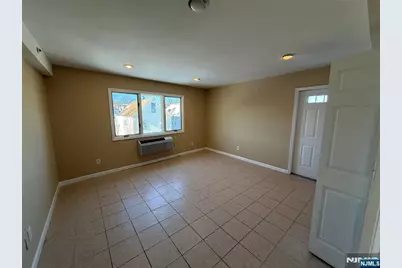 74-78 Hammond Avenue 3A #3A, Passaic, NJ 07055 - Photo 5