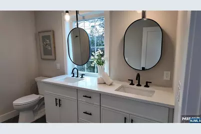 415 Linwood Avenue, Ridgewood, NJ 07450 - Photo 15