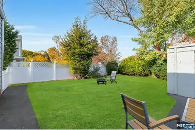 229 Baldwin Avenue, Hasbrouck Heights, NJ 07604 - Photo 23