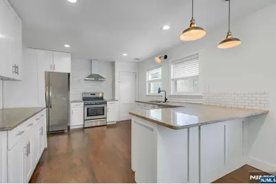 229 Baldwin Avenue, Hasbrouck Heights, NJ 07604 - Photo 11