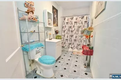 99 Grafton Avenue, Newark, NJ 07104 - Photo 9