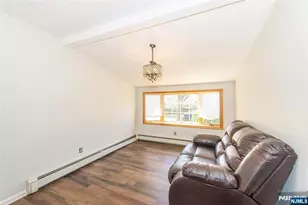 53 Laurel Dr, Wayne, NJ 07470 - Photo 15