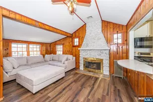 53 Laurel Dr, Wayne, NJ 07470 - Photo 5