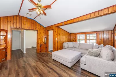 53 Laurel Drive, Wayne, NJ 07470 - Photo 9