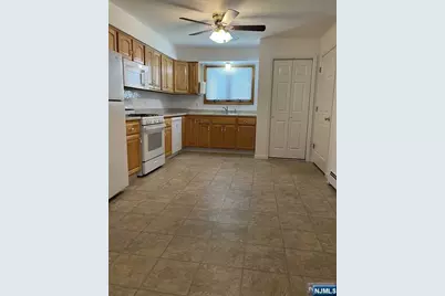 72 Lincoln Place 2 #2, East Rutherford, NJ 07073 - Photo 3