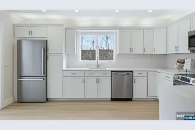 219 Sanzari Place, Maywood, NJ 07607 - Photo 17