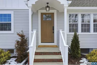 219 Sanzari Place, Maywood, NJ 07607 - Photo 5