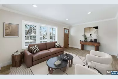 219 Sanzari Place, Maywood, NJ 07607 - Photo 9