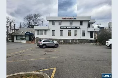 1617 Parker Avenue 2 #2, Fort Lee, NJ 07024 - Photo 5