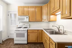 350 Mountain Road 2, Union City, NJ 07087 - Photo 7