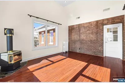 350 Mountain Road 2 #2, Union City, NJ 07087 - Photo 3