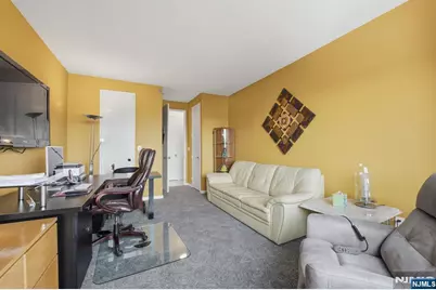 100 Carlyle Drive 6M-N #6M-N, Cliffside Park, NJ 07010 - Photo 17