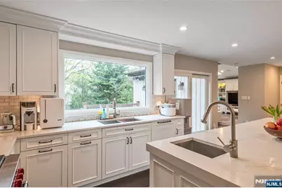 55 Auryansen Court, Closter, NJ 07624 - Photo 5