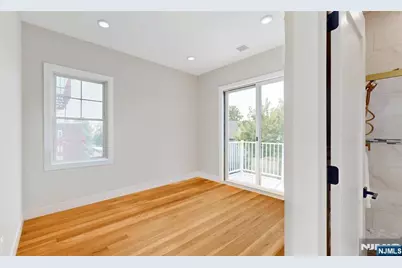 40 Wright Avenue, Jersey City, NJ 07306 - Photo 23