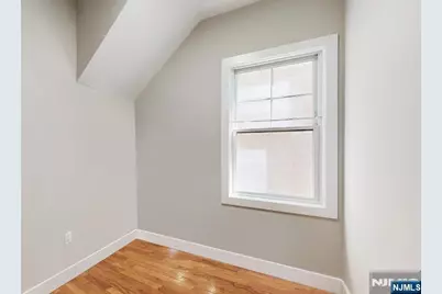 40 Wright Avenue, Jersey City, NJ 07306 - Photo 11