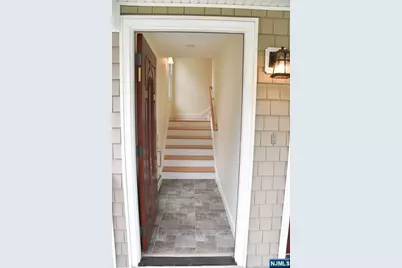 52 Hill Street 2nd Floor #2nd Floor, Midland Park, NJ 07432 - Photo 3
