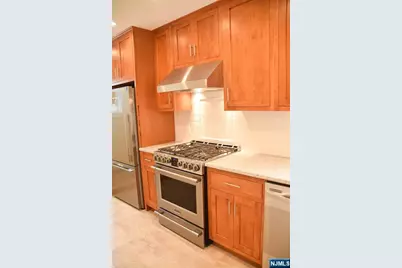 52 Hill Street 2nd Floor #2nd Floor, Midland Park, NJ 07432 - Photo 7